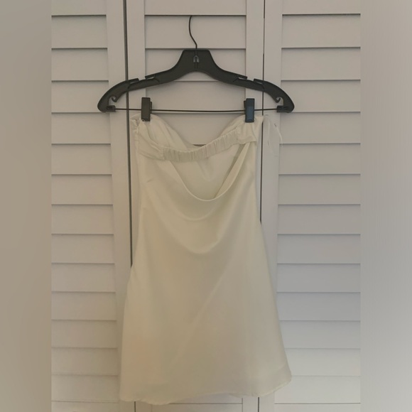Exquisite Approach White Satin Strapless Cowl Back Mini Dress NWOT - Picture 5 of 8